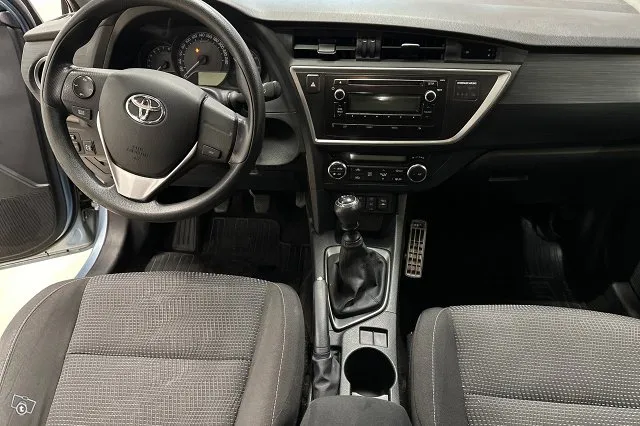 Toyota Auris 1,33 Dual VVT-i Life 5ov * Vetokoukku / lohko+s Image 7