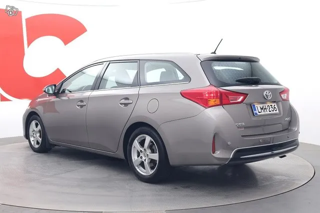 Toyota Auris Touring Sports 1,6 Valvematic Premium Multidrive S - Huippuvarusteltu NAVI, Kamera, ym.ym. Image 3