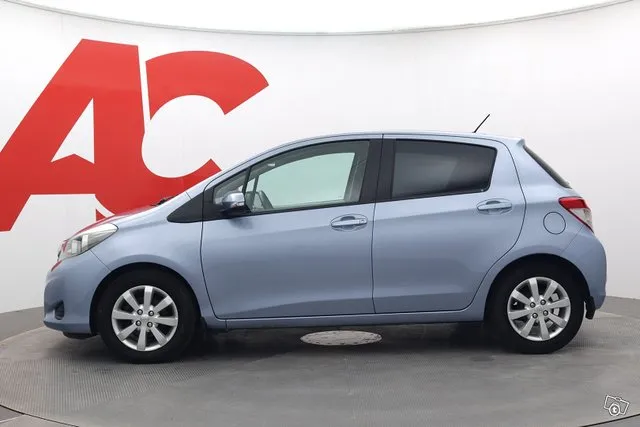 Toyota Yaris 1,33 Dual VVT-i Comfort 5ov Multidrive S - / Na Image 2